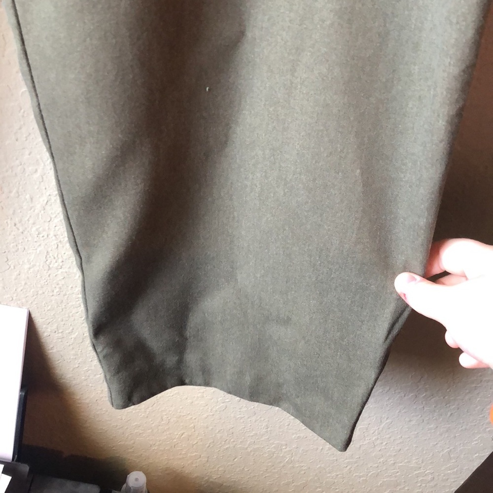 Vintage 90’s Pleated Front Olive Green Pants by Dress Barn size 14 - Picture 2 of 7